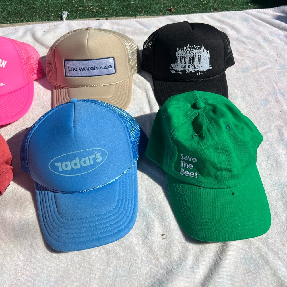 Assorted Trucker Hats Collection - Picture 4 of 4